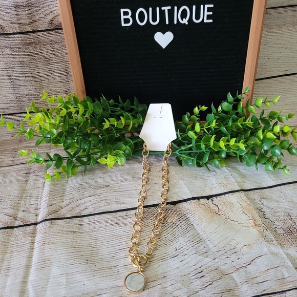 Any2/$20💥 Gold Chunky Chain with white marbled Pendant Necklace - Picture 7 of 9